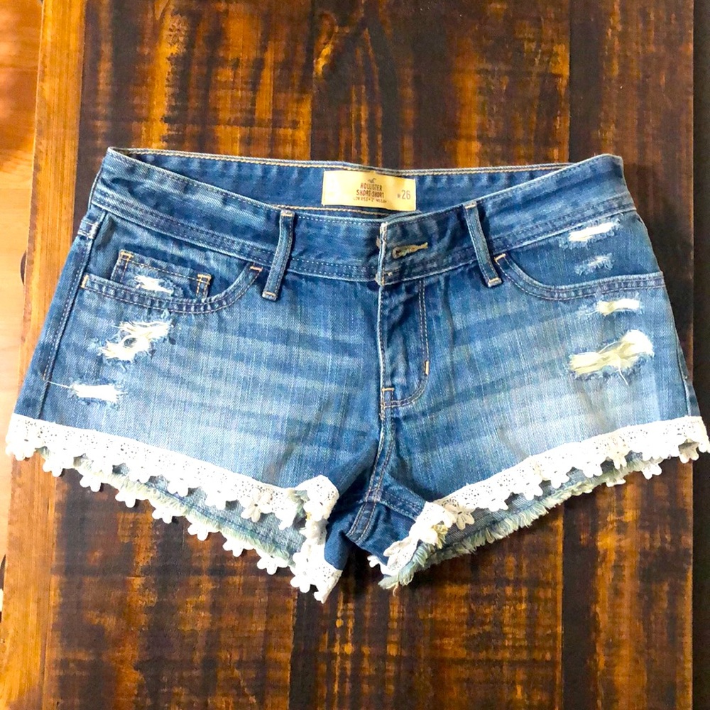 Hollister lace shorts!